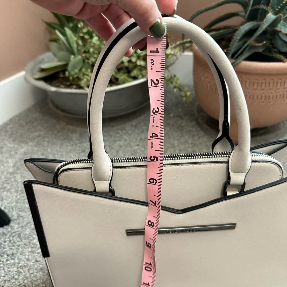 NWOT Steve Madden elegant handbag